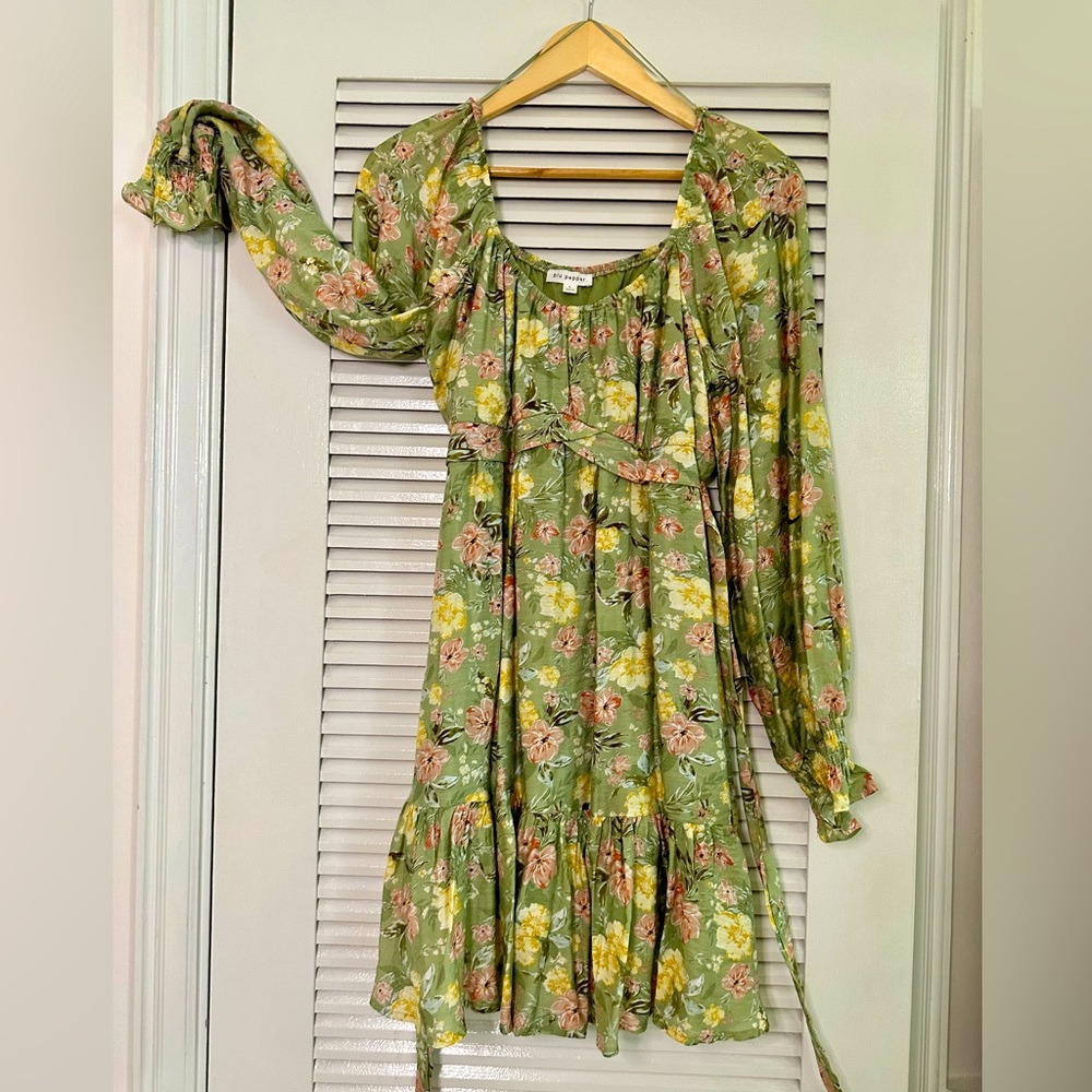 Woman’s green floral dress, large